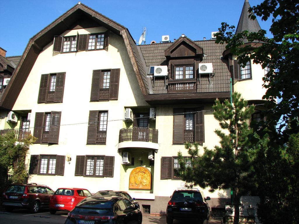 Lucky Hotel Budapest Exterior photo